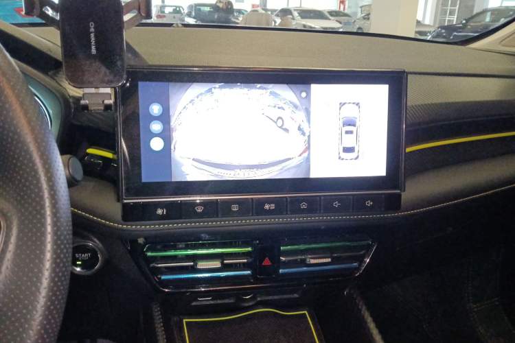 Used Roewe i5 2021 Revised Version 1.5L CVT Diamond Edition Audio And AC Panel