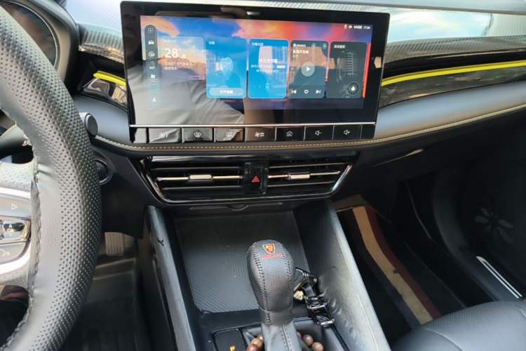 Used Roewe i5 2021 1.5L CVT Starry Edition Audio And AC Panel