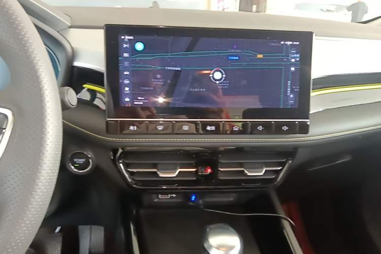 Used Roewe i5 2021 Revised Version 1.5L CVT Diamond Edition Audio And AC Panel