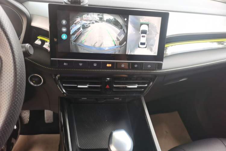 Used Roewe i5 2021 1.5L CVT Diamond Edition Audio And AC Panel