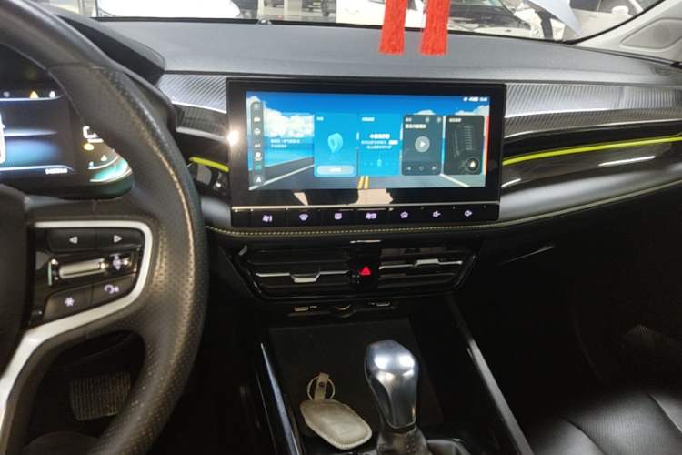 Used Roewe i5 2021 1.5L CVT Starry Edition Audio And AC Panel