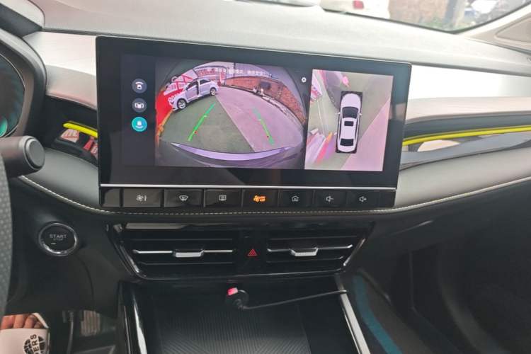 Used Roewe i5 2021 Revised Version 1.5L CVT Diamond Edition Audio And AC Panel