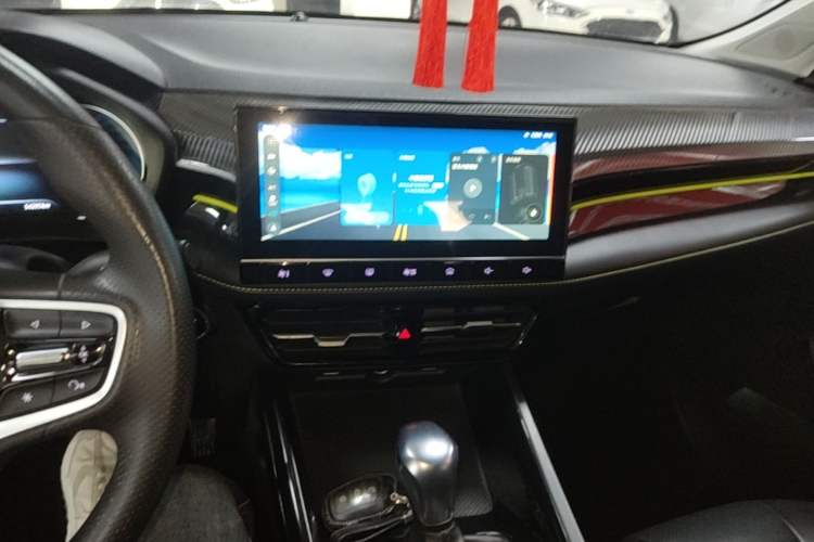 Used Roewe i5 2021 1.5L CVT Starry Edition Audio And AC Panel