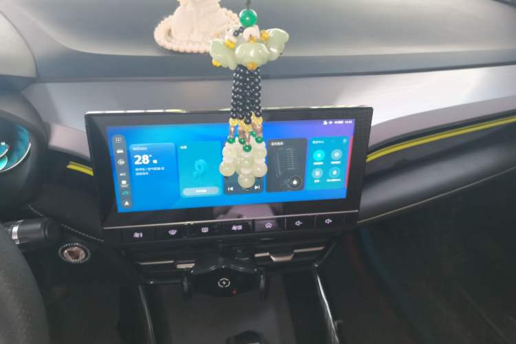 Used Roewe i5 2021 1.5L CVT Diamond Edition Audio And AC Panel