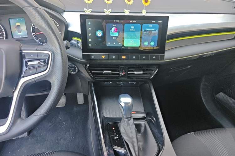 Used Roewe i5 2021 1.5L CVT Platinum Edition Audio And AC Panel