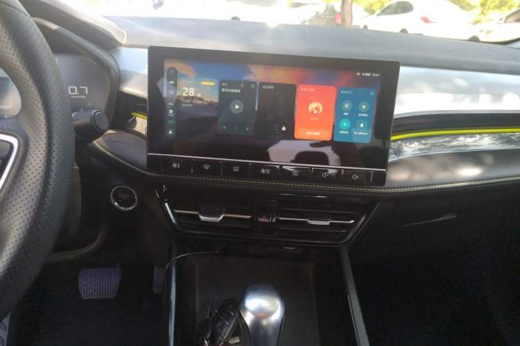 Used Roewe i5 2021 1.5L CVT Diamond Edition Audio And AC Panel