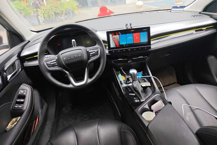 Used Roewe i5 2021 1.5L CVT Diamond Edition Center Console
