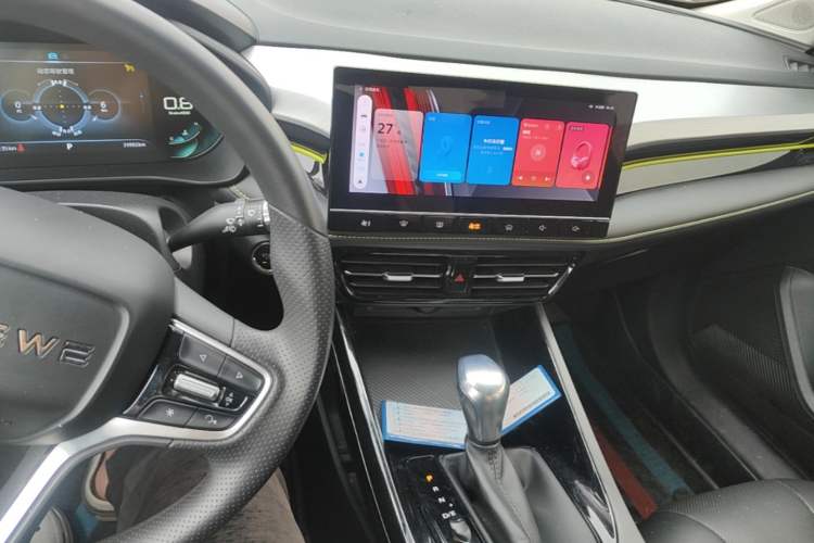 Used Roewe i5 2021 Revised Version 1.5L CVT Diamond Edition Center Console