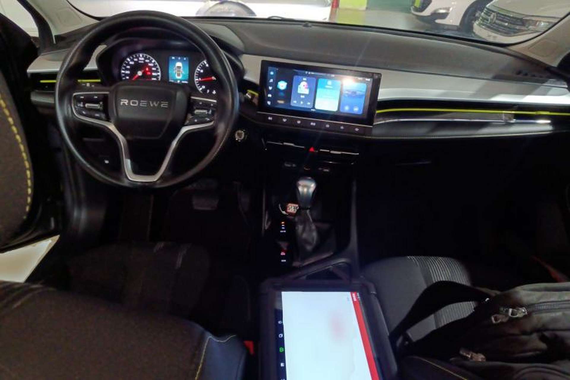 Used Roewe i5 2021 1.5L CVT Platinum Edition Center Console