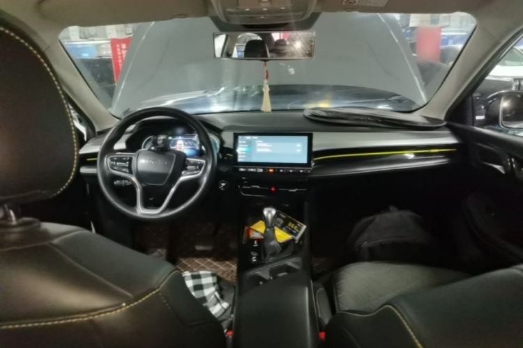 Used Roewe i5 2021 1.5L CVT Diamond Edition Center Console