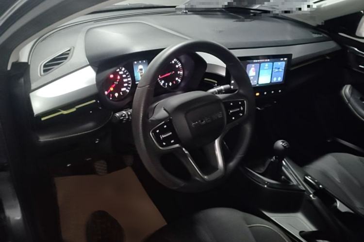 Used Roewe i5 2021 1.5L Manual Platinum Edition Center Console