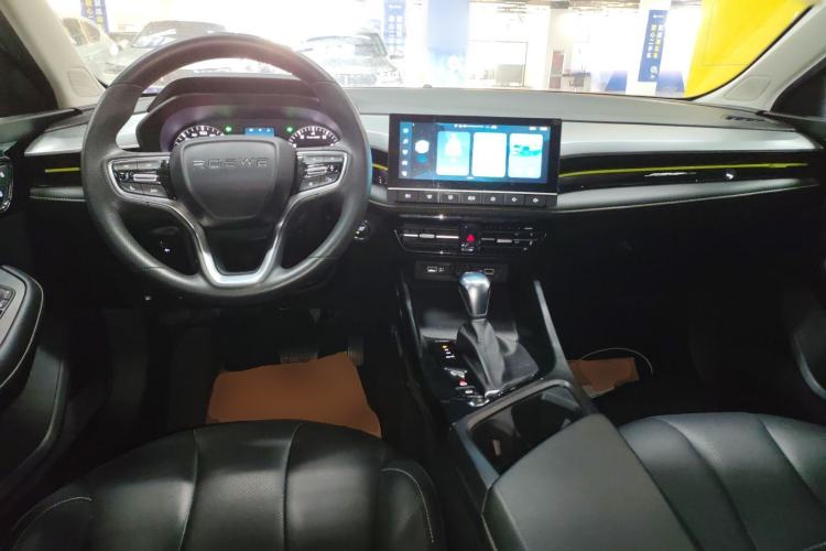 Used Roewe i5 2021 1.5L CVT Black Gold Edition Center Console