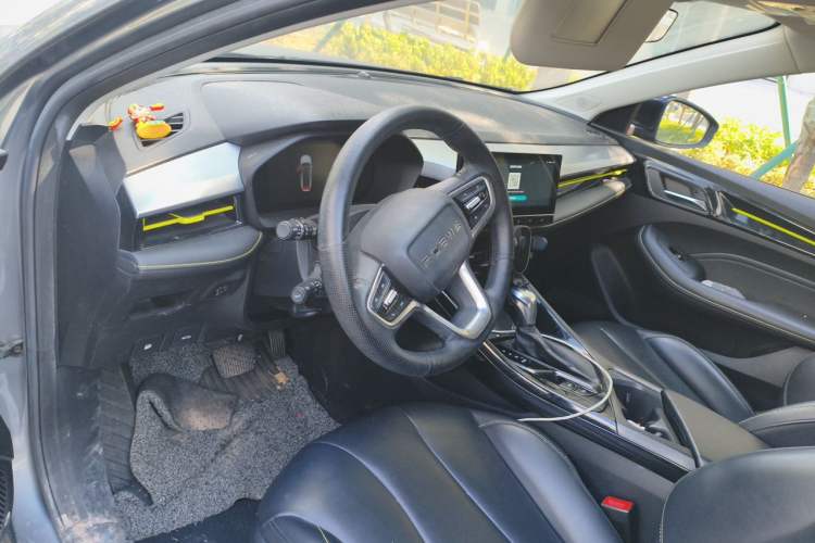 Used Roewe i5 2021 1.5L CVT Diamond Edition Center Console