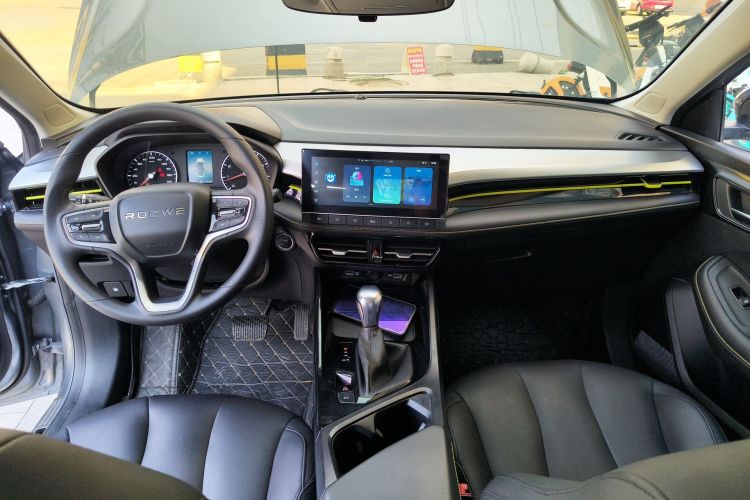 Used Roewe i5 2021 1.5L CVT Platinum Edition Center Console