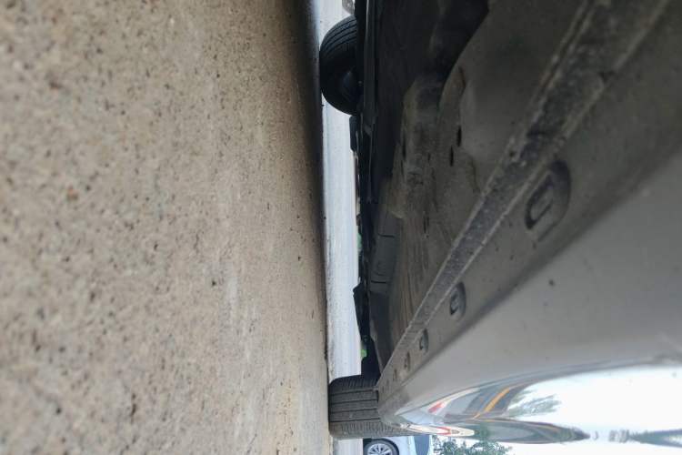 Used Roewe i5 2021 1.5L CVT Platinum Edition Chassis Front Right