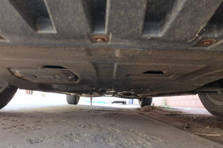 Used Roewe i5 2021 1.5L CVT Black Gold Edition Chassis Front
