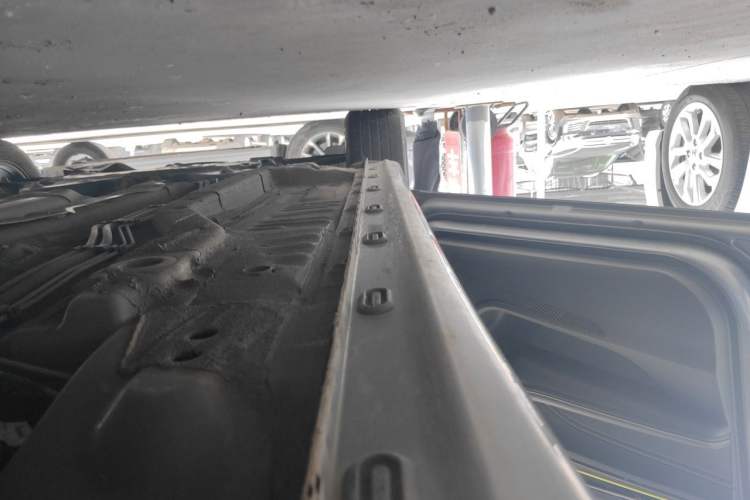 Used Roewe i5  Chassis Rear Left