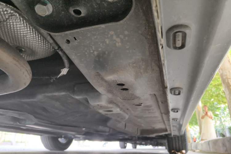 Used Roewe i5 2021 1.5L CVT Diamond Edition Chassis Rear Right