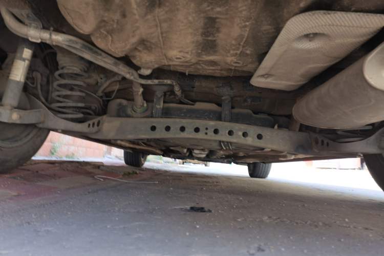 Used Roewe i5 2021 1.5L CVT Black Gold Edition Chassis Rear