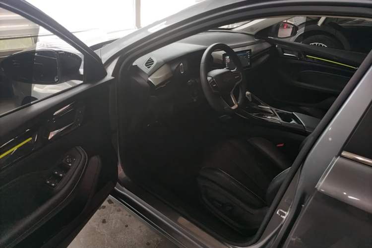 Used Roewe i5 2021 1.5L CVT Starry Edition Driver Seat