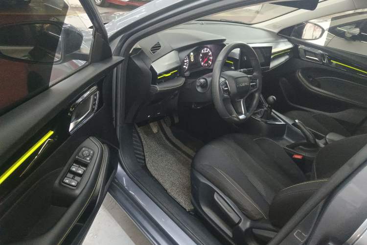 Used Roewe i5 2021 1.5L Manual Platinum Edition Driver Seat