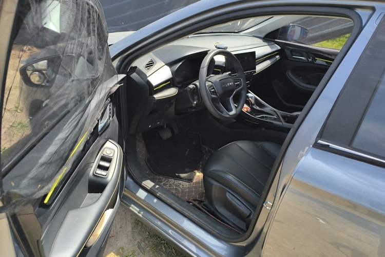 Used Roewe i5 2021 1.5L CVT Diamond Edition Driver Seat