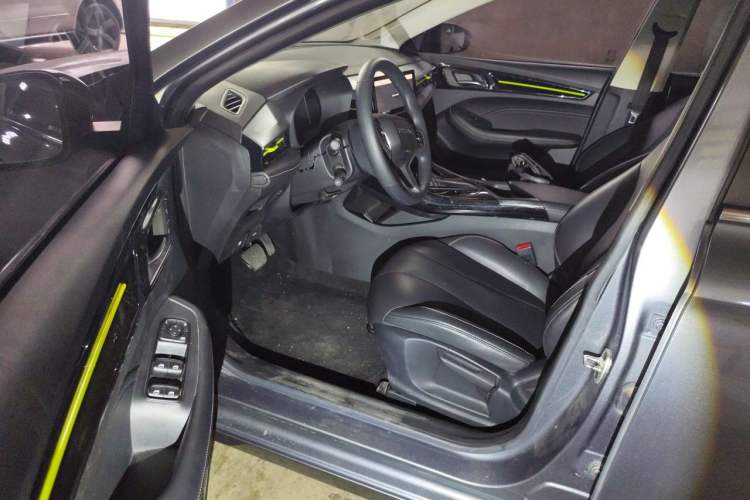 Used Roewe i5 2021 1.5L CVT Diamond Edition Driver Seat