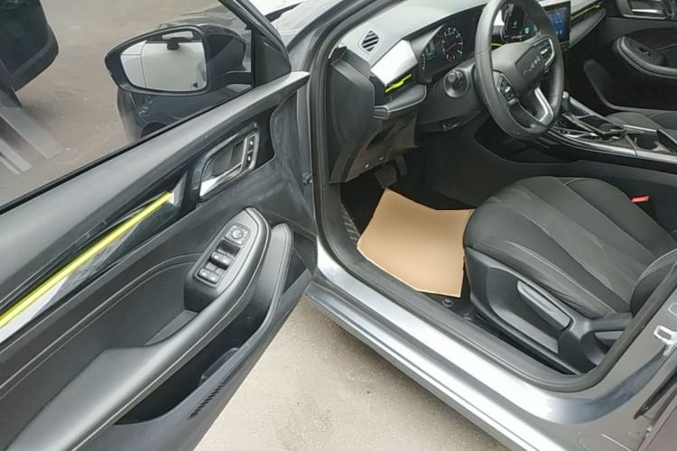 Used Roewe i5 2021 1.5L CVT Platinum Edition Driver Seat