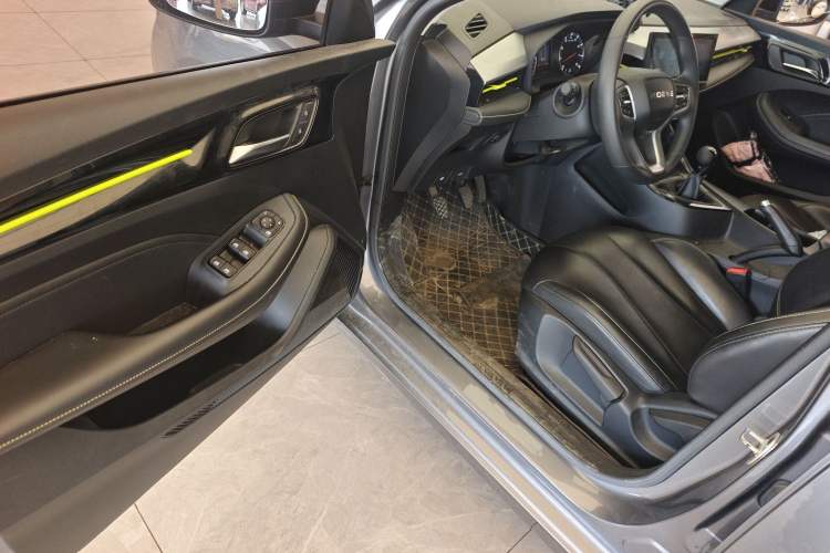 Used Roewe i5 2021 1.5L Manual Diamond Edition Driver Seat