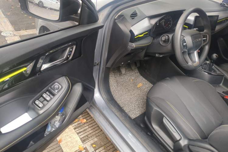 Used Roewe i5 2021 1.5L Manual Platinum Edition Driver Seat