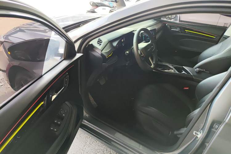 Used Roewe i5 2021 Revised Version 1.5L CVT Diamond Edition Driver Seat