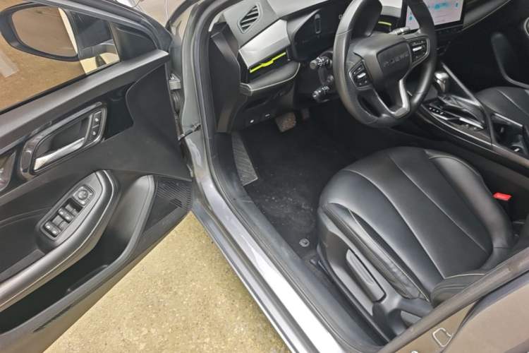 Used Roewe i5 2021 1.5L CVT Diamond Edition Driver Seat