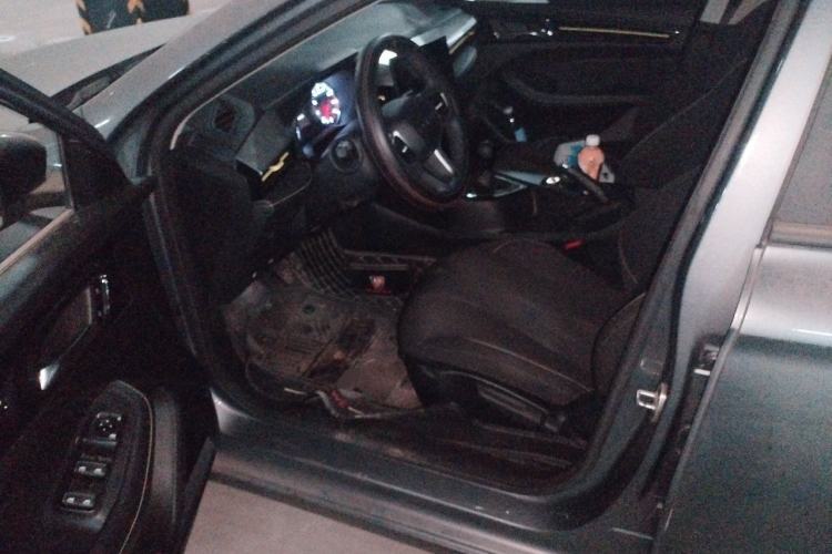 Used Roewe i5 2021 1.5L Manual Platinum Edition Driver Seat