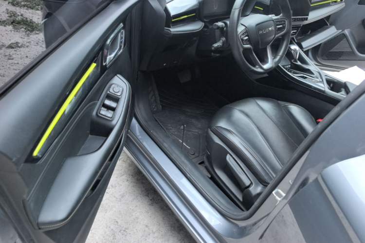 Used Roewe i5 2021 Revised Version 1.5L CVT Diamond Edition Driver Seat