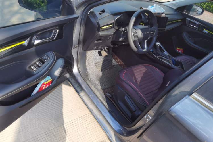Used Roewe i5 2021 1.5L CVT Diamond Edition Driver Seat
