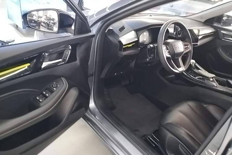 Used Roewe i5 2021 1.5L CVT Diamond Edition Driver Seat