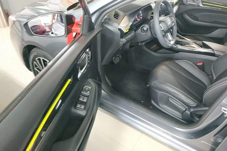 Used Roewe i5 2021 1.5L CVT Platinum Edition Driver Seat