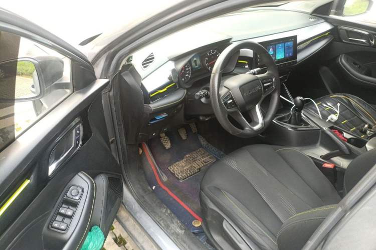 Used Roewe i5 2021 1.5L Manual Platinum Edition Driver Seat
