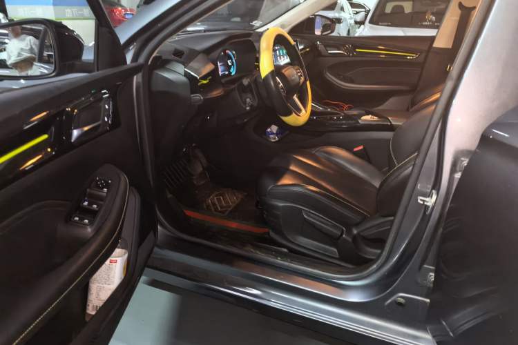 Used Roewe i5 2021 1.5L CVT Diamond Edition Driver Seat