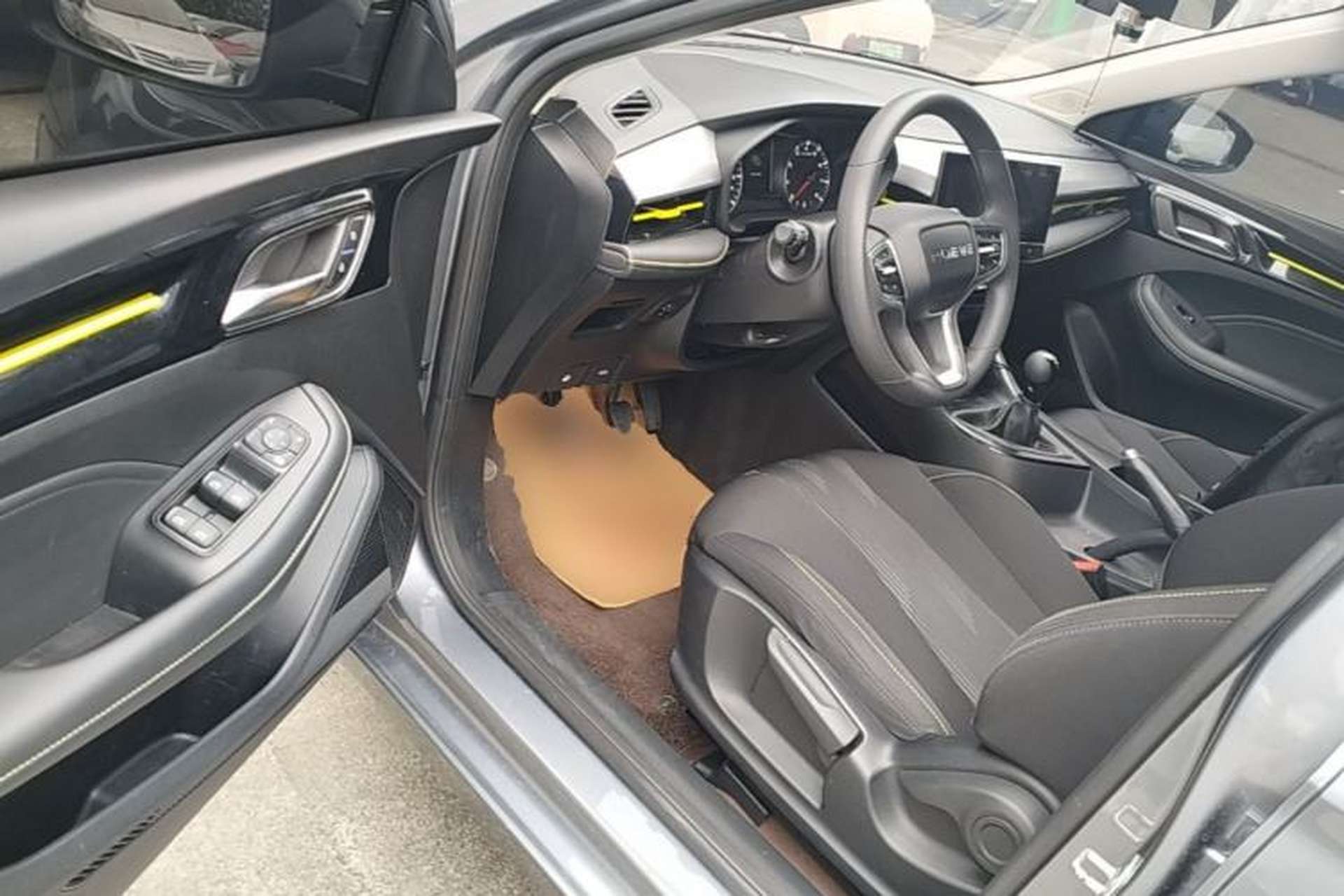 Used Roewe i5 2021 1.5L Manual Platinum Edition Driver Seat