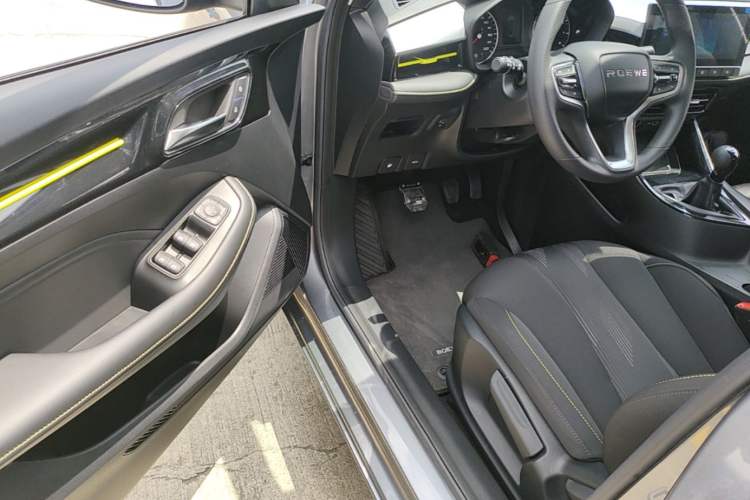 Used Roewe i5 2021 1.5L Manual Platinum Edition Driver Seat