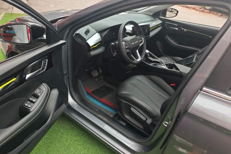 Used Roewe i5 2021 Revised Version 1.5L CVT Diamond Edition Driver Seat