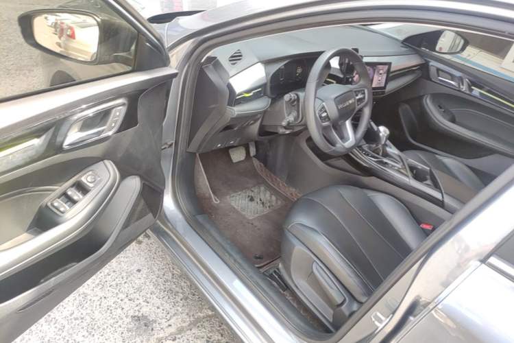 Used Roewe i5 2021 1.5L CVT Diamond Edition Driver Seat