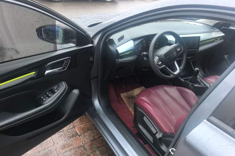 Used Roewe i5 2021 1.5L Manual Platinum Edition Driver Seat