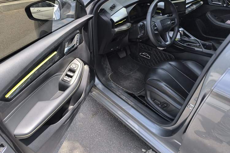 Used Roewe i5 2021 1.5L CVT Starry Edition Driver Seat