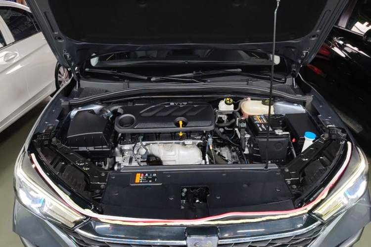 Used Roewe i5 2021 1.5L CVT Diamond Edition Engine Bay