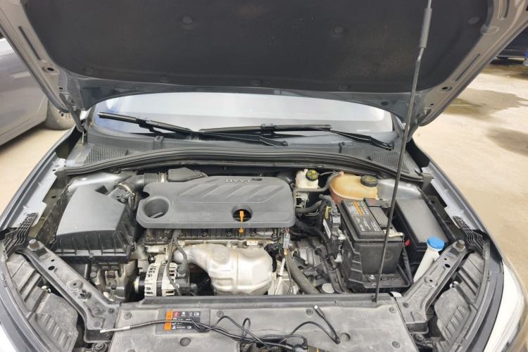 Used Roewe i5 2021 1.5L CVT Diamond Edition Engine Bay