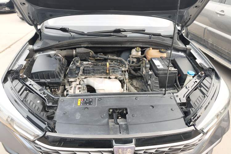 Used Roewe i5 2021 1.5L CVT Platinum Edition Engine Bay
