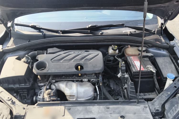 Used Roewe i5 2021 1.5L CVT Diamond Edition Engine Bay