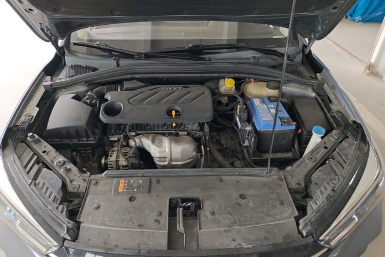 Used Roewe i5 2021 1.5L CVT Diamond Edition Engine Bay